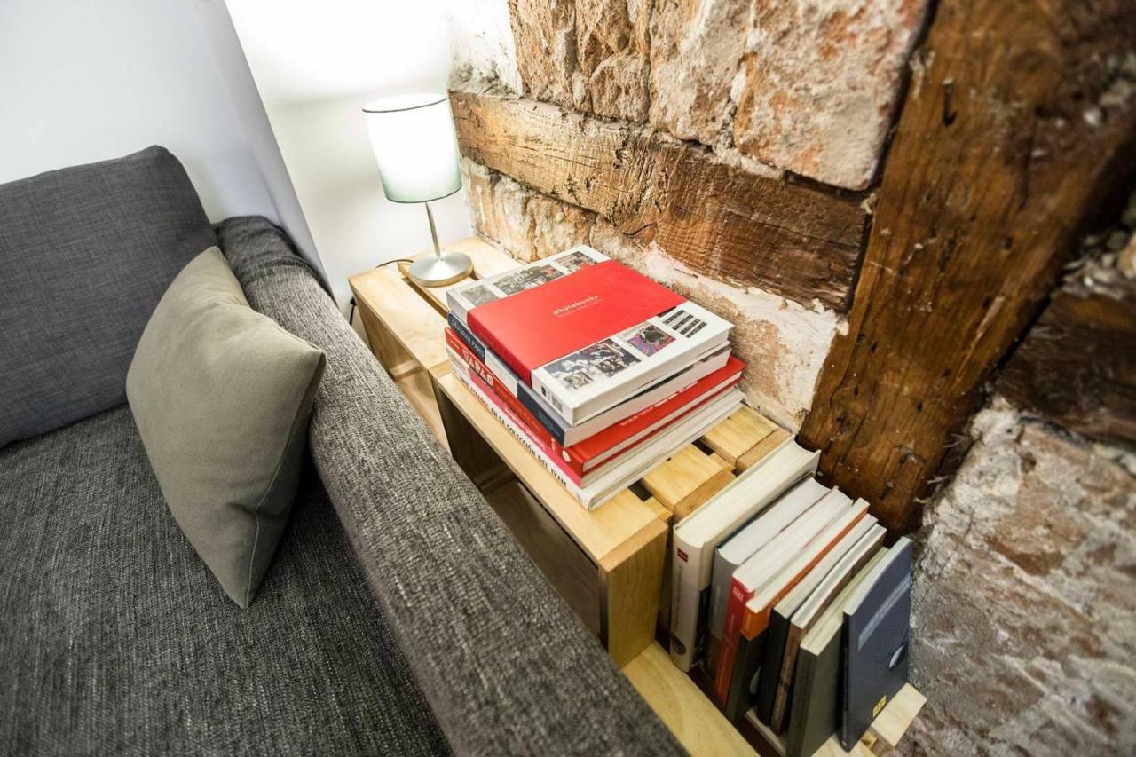 Intimate And Artistic Flat Wifi Puerta Del Sol Apartment Madrid Bagian luar foto